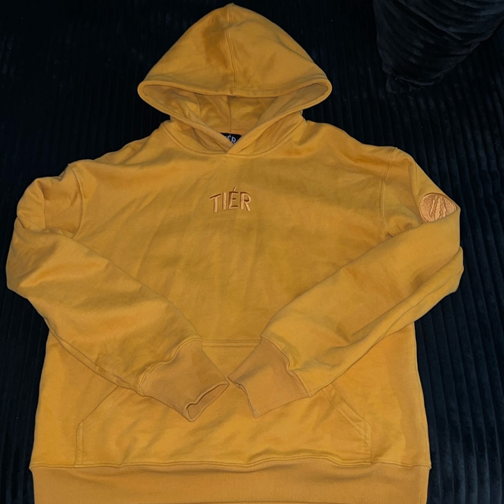 Tier mustard yellow hoodie